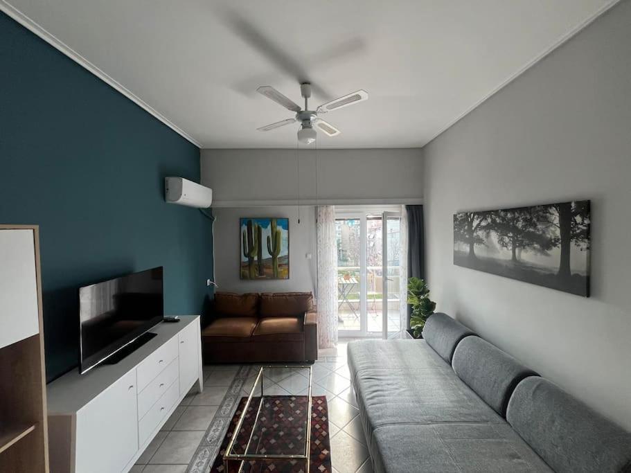 Maria'S Sunlit Apartment 比雷埃夫斯 外观 照片