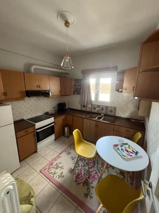 Maria'S Sunlit Apartment 比雷埃夫斯 外观 照片