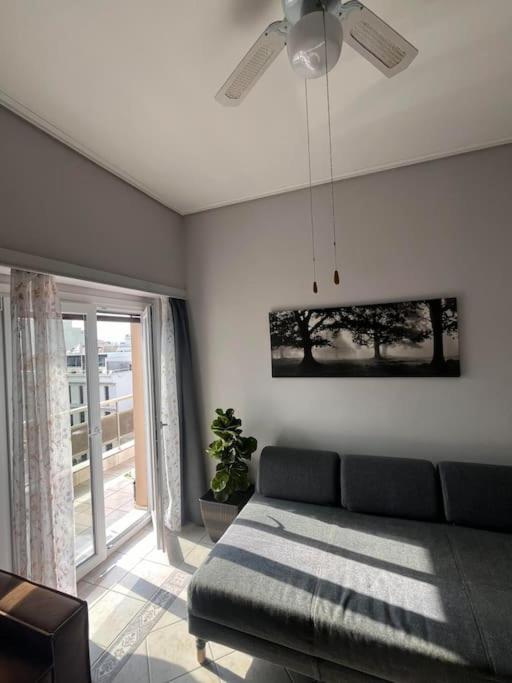 Maria'S Sunlit Apartment 比雷埃夫斯 外观 照片